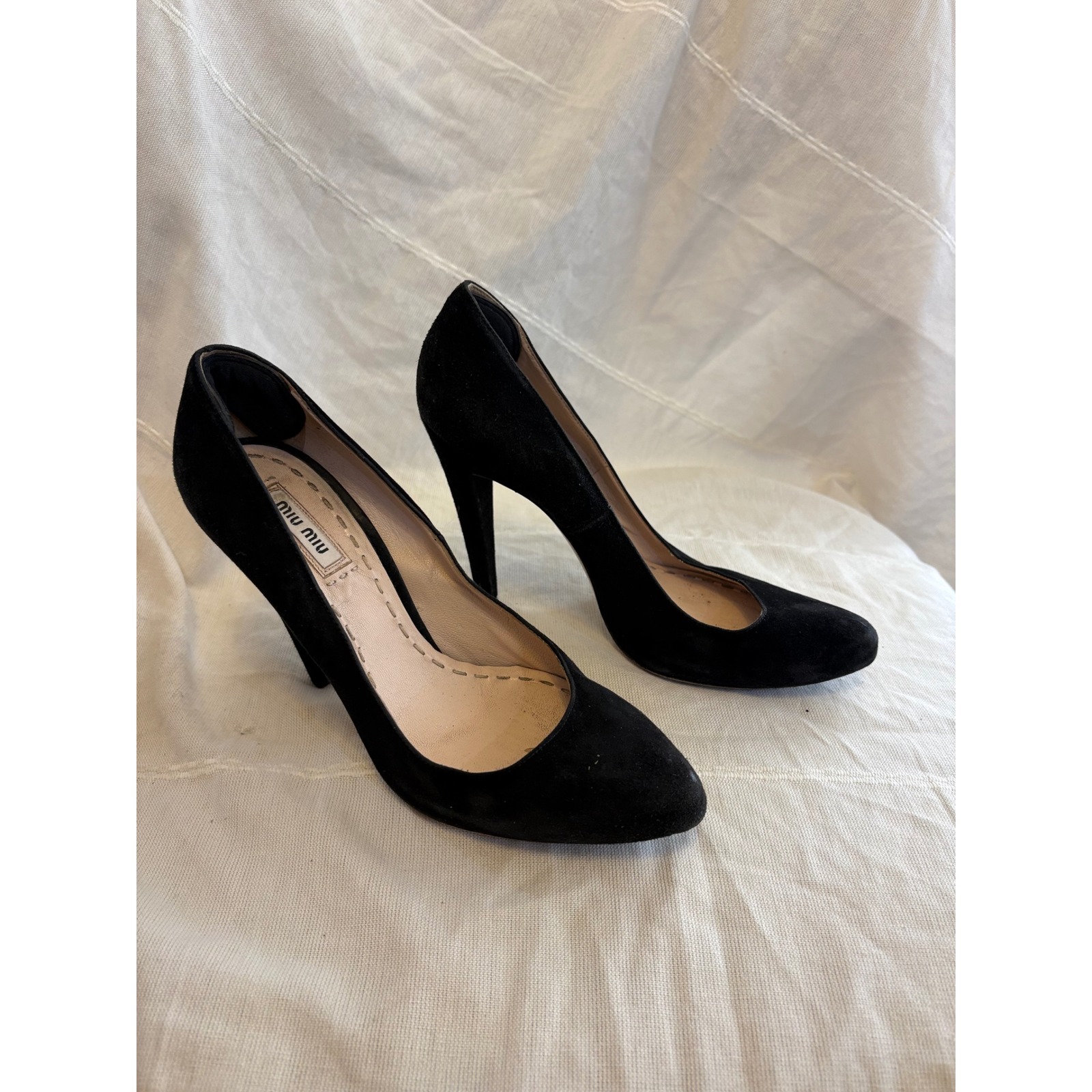 Miu Miu Black Suede Pointed Toe Stiletto Pumps Heels Size 38 Made In Italy